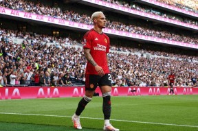 开元体育官网关于太狠了！曼联转会期复出首秀尼斯今晨单刀错失，穆雷连续三场比赛得分超过高光表现的信息