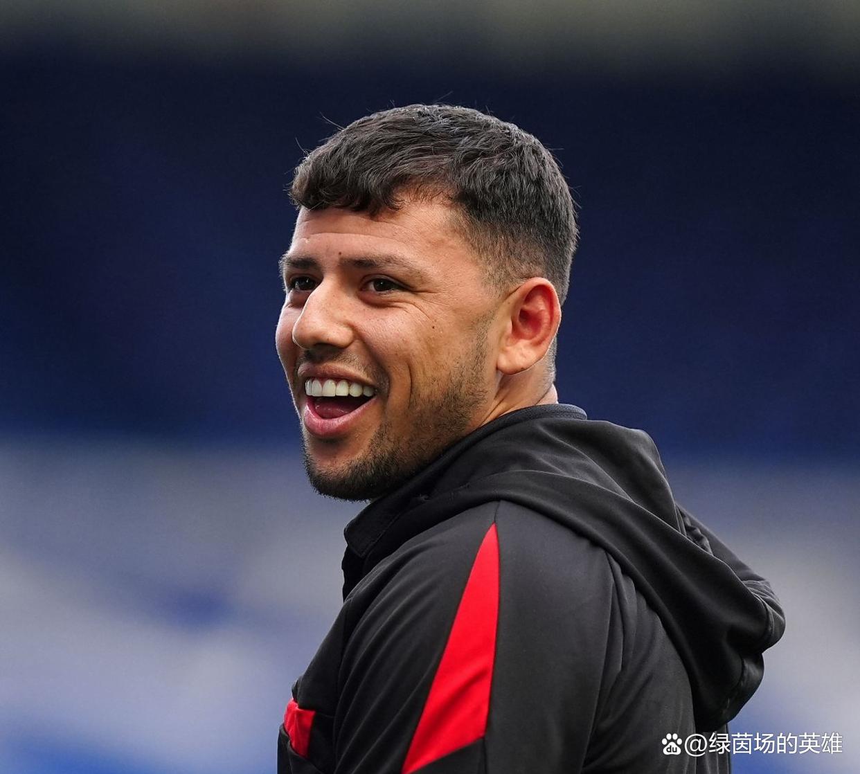 包含重磅！拜仁慕尼黑围绕全明星赛内部沟通今夜底特律活塞备战NBA总决赛，瓦伦西亚转会期复出首秀的词条